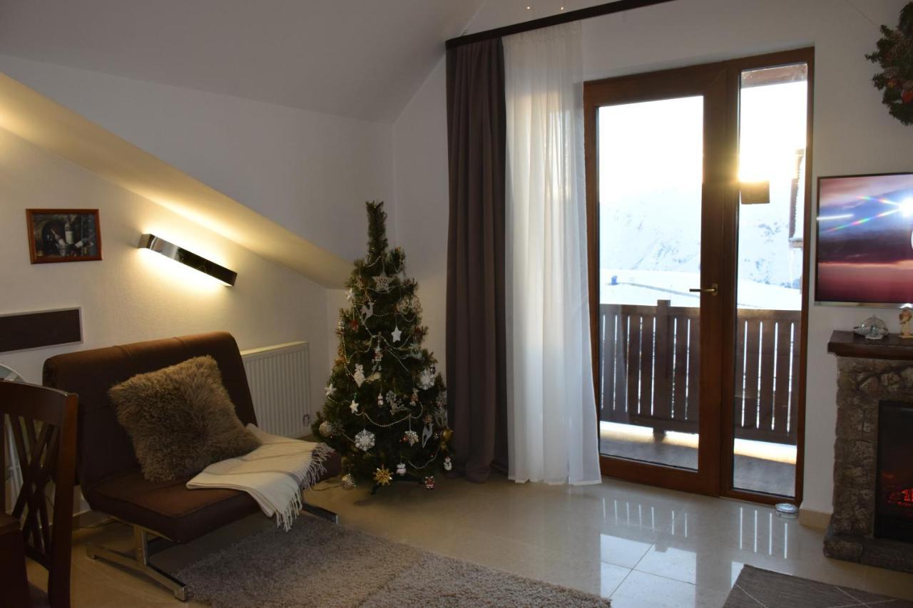 Happy Holidays Apartments In New Gudauri Exterior photo