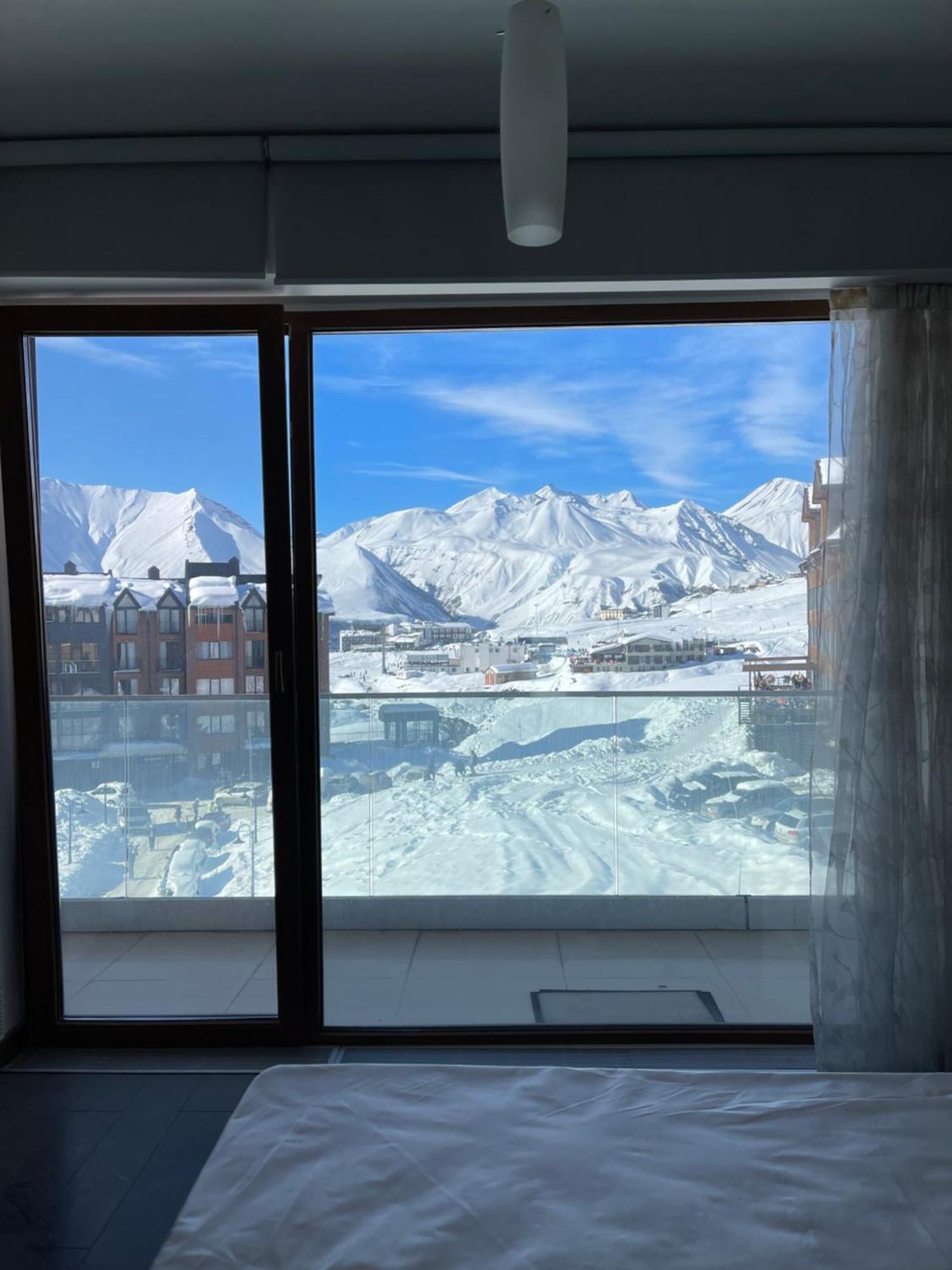 Happy Holidays Apartments In New Gudauri Exterior photo