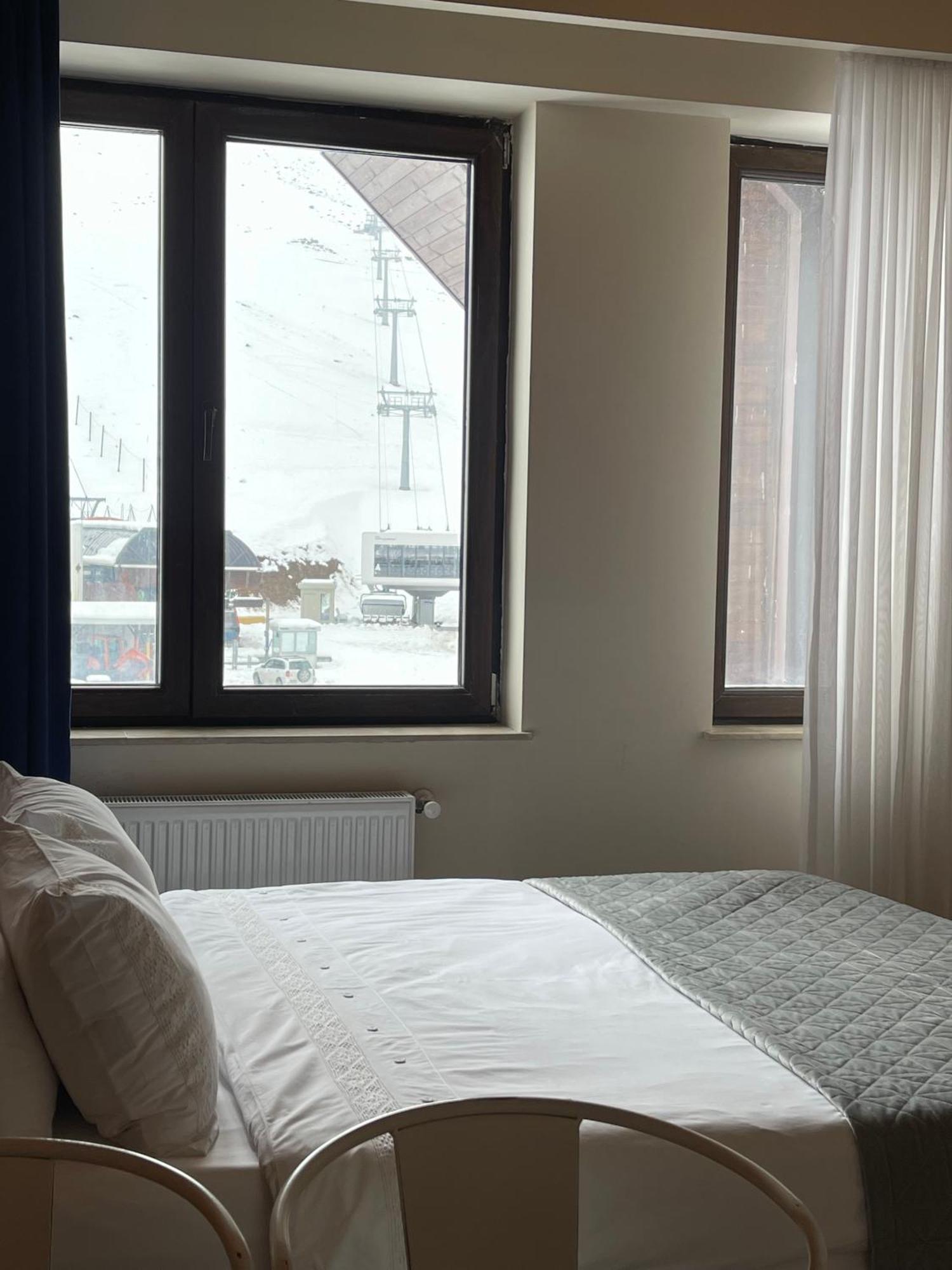 Happy Holidays Apartments In New Gudauri Exterior photo