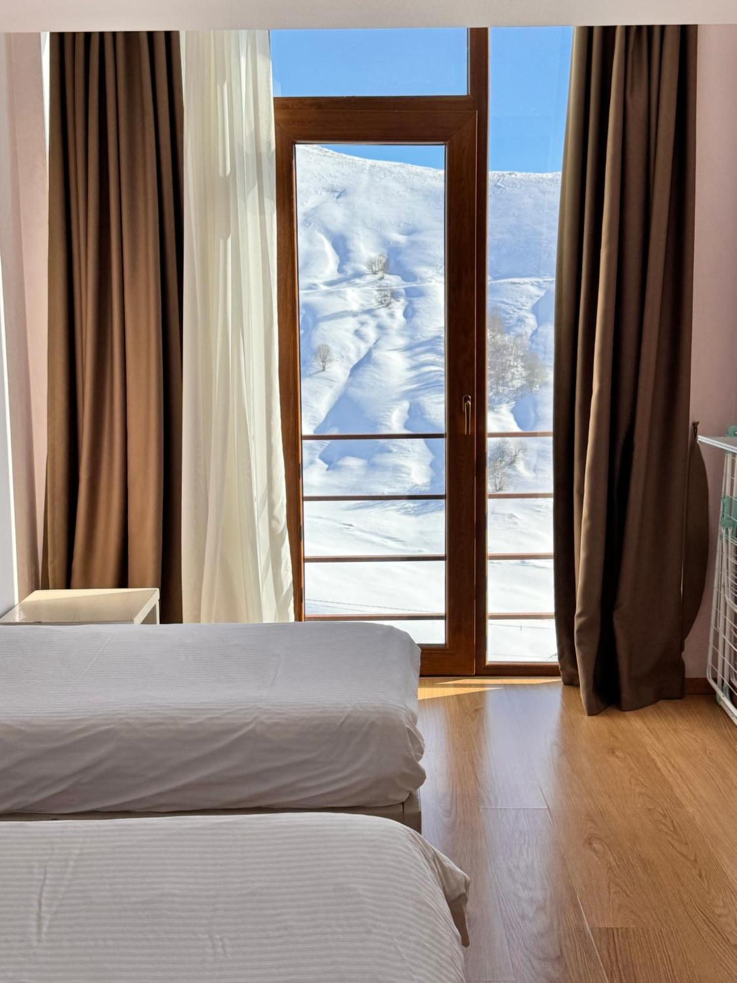 Happy Holidays Apartments In New Gudauri Exterior photo
