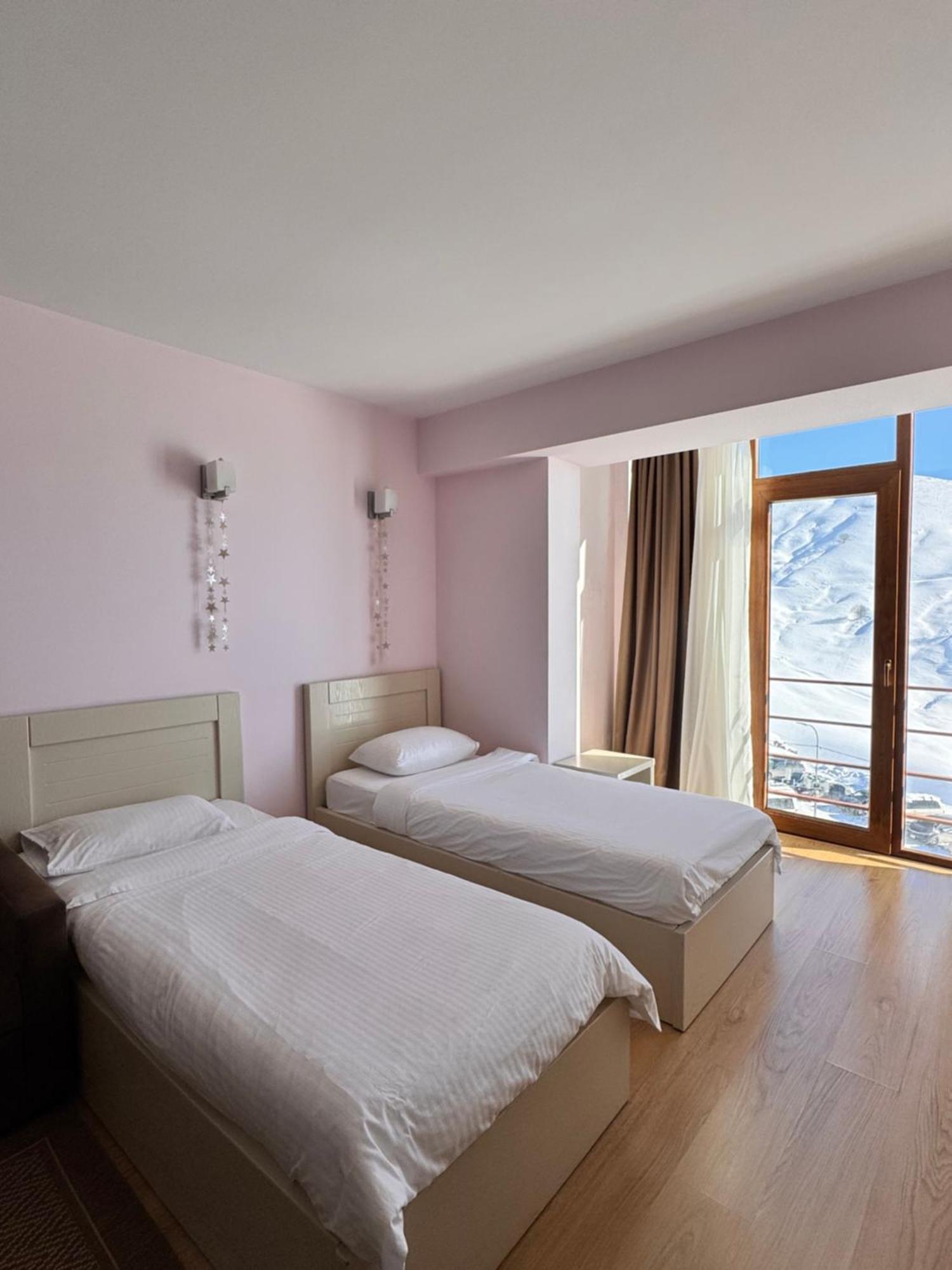 Happy Holidays Apartments In New Gudauri Exterior photo